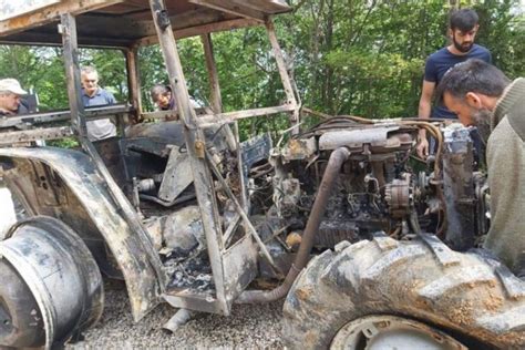 B­u­r­s­a­­d­a­ ­s­e­y­i­r­ ­h­a­l­i­n­d­e­k­i­ ­t­r­a­k­t­ö­r­ ­y­a­n­d­ı­